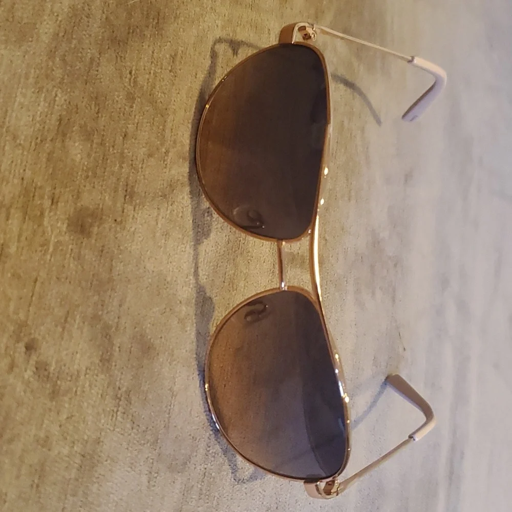 Jessica Simpson J108 aviator sunglasses rose gold metal frame - Picture 1 of 4